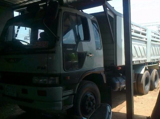 ***ขายแล้วครับขอบคุณ Truck2hand ขาย 10ล้อ2เพลาดั๊ม HINO FM3MNLD ปี40 เครื่องเดิมๆ M10C 240แรง แห้งดี ไม่เยิ้ม ไม่ไอ เกียร์เดิมๆ เข้าง่ายไม่หลุด ช่วงล่างสวยแน่น คัสซีสวยไม่บวมไม่ผุ  กระบะดั๊มเหล็กสามมิตรลอนเฉียง สภาพสวยไม่บุบ พื้นไม่ผุ แอร์ พาวเวอร์ ทริฟฟี