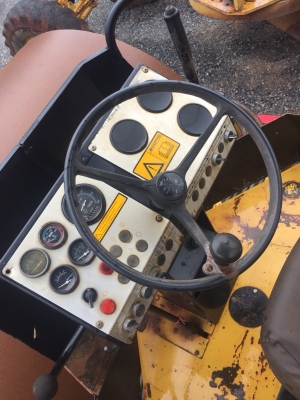 รถบด DYNAPAC รุ่น CA251. รถบด DYNAPAC รุ่น CA251.