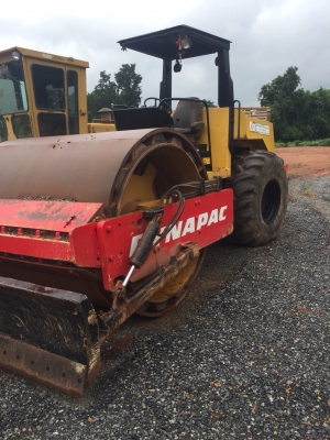 รถบด DYNAPAC รุ่น CA251. รถบด DYNAPAC รุ่น CA251.