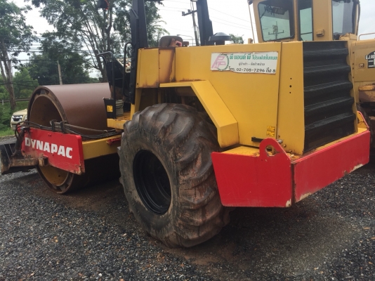 รถบด DYNAPAC รุ่น CA251. รถบด DYNAPAC รุ่น CA251.