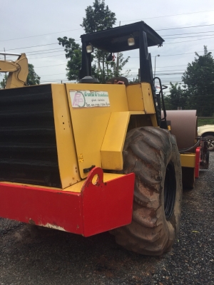 รถบด DYNAPAC รุ่น CA251. รถบด DYNAPAC รุ่น CA251.