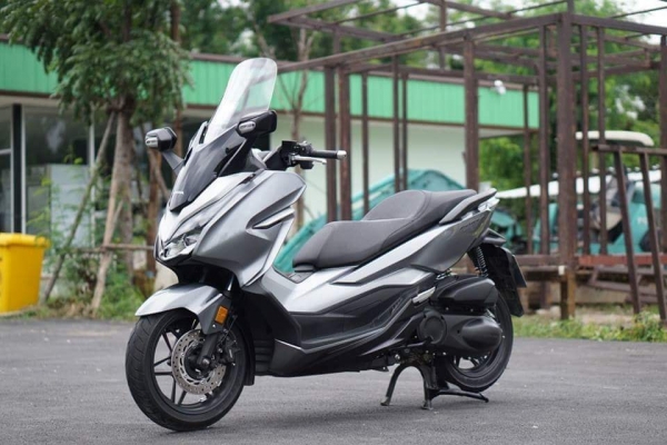 ร้าน วุฒิ นนบุรี ขาย HONDA Forza300cc. ปี2018 ร้าน วุฒิ นนบุรี ขาย HONDA Forza300cc. ปี2018