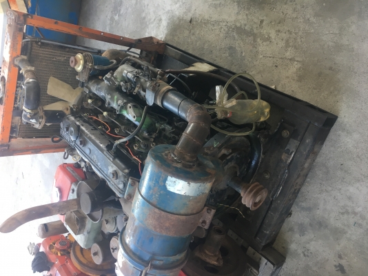 ขายเครื่อง isuzu 85 พร้อมแท่น หม้อน้ำ ไม่มีเกียร์ 0986599893