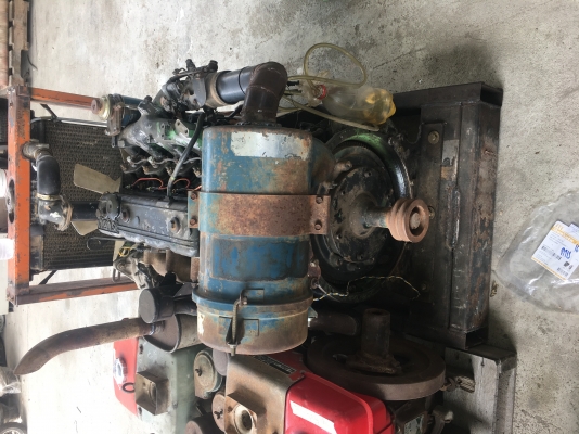 ขายเครื่อง isuzu 85 พร้อมแท่น หม้อน้ำ ไม่มีเกียร์ 0986599893 ขายเครื่อง isuzu 85 พร้อมแท่น หม้อน้ำ ไม่มีเกียร์ 0986599893