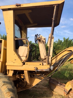 ขายรถเกรด CATERPILLAR 140H 5HM สวยๆเดิมๆ เล่มทะเบียน สนใจโทร 081-970-1072