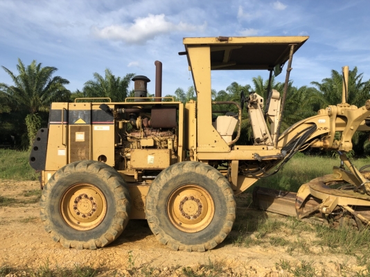 ขายรถเกรด CATERPILLAR 140H 5HM สวยๆเดิมๆ เล่มทะเบียน สนใจโทร 081-970-1072
