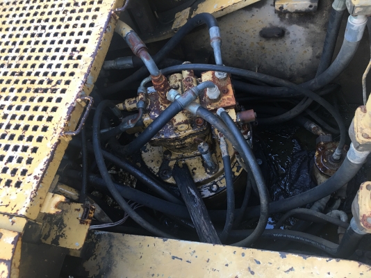 ขายด่วน แยกอะใหล่CAT330V2 สนใจติดต่อด่วน