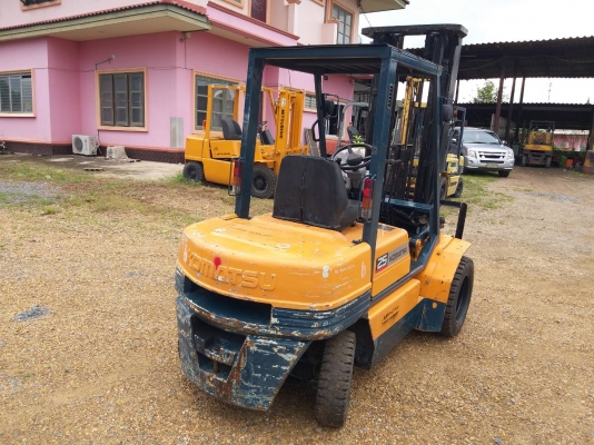 ขายรถยก KOMATSU FG 25-11 เครื่องเบนซิน H20  เสาสูง 5.5 เมตร ยกได้ 2.5 ตัน เกียร์ออโต้ ล้อหน้าคู่ รถนอกนำเข้า ติดต่อ 098-7962549