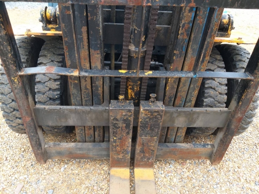 ขายรถยก KOMATSU FG 25-11 เครื่องเบนซิน H20  เสาสูง 5.5 เมตร ยกได้ 2.5 ตัน เกียร์ออโต้ ล้อหน้าคู่ รถนอกนำเข้า ติดต่อ 098-7962549