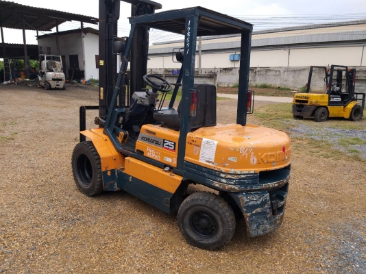 ขายรถยก KOMATSU FG 25-11 เครื่องเบนซิน H20  เสาสูง 5.5 เมตร ยกได้ 2.5 ตัน เกียร์ออโต้ ล้อหน้าคู่ รถนอกนำเข้า ติดต่อ 098-7962549