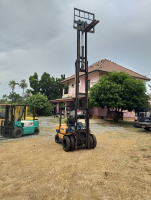 ขายรถยก KOMATSU FG 25-11 เครื่องเบนซิน H20  เสาสูง 5.5 เมตร ยกได้ 2.5 ตัน เกียร์ออโต้ ล้อหน้าคู่ รถนอกนำเข้า ติดต่อ 098-7962549