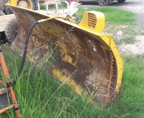 ใบดัน สภาพสวยมาก เดิมใช้กับรถตัก WA100