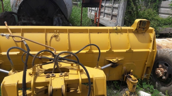 ใบดัน สภาพสวยมาก เดิมใช้กับรถตัก WA100