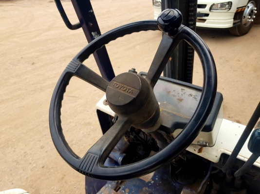 ขายรถโฟล์คลิฟท์ TOYOTA รุ่น 5 ดีเซล 2.5 ตัน เสา 3 เมตร รุ่นยอดนิยม อะไหล่หาง่าย ขายถูกๆ โทร.0952268886 Line id:0952268886