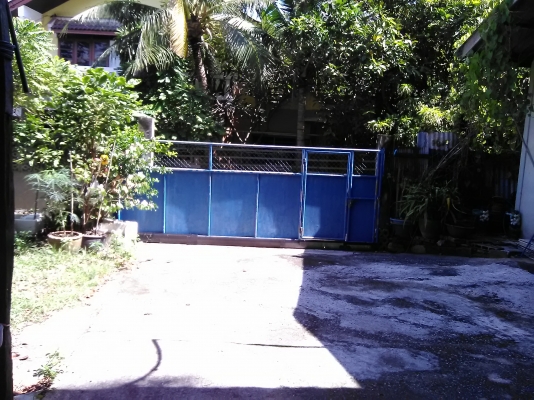 ประกาศขายที่ดินพร้อมบ้านเนื้อที่ 1 งาน 10 ตารางวา ในตัวเมืองชลบุรี โฉนดพร้อมขายครับ