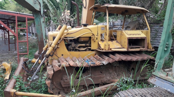 ขายแทรคเตอร์ CAT.D4E ไม่มีเอกสารราคา 380,000