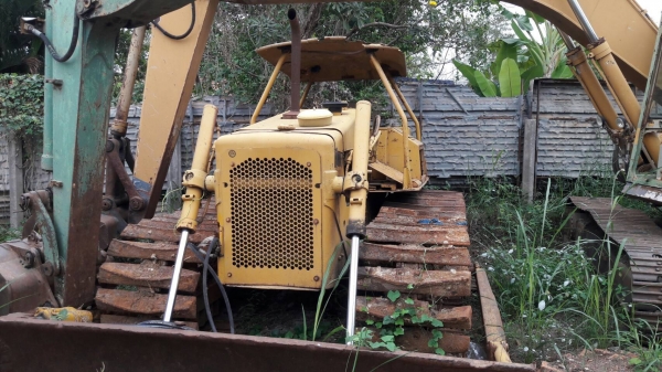 ขายแทรคเตอร์ CAT.D4E ไม่มีเอกสารราคา 380,000