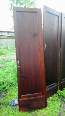 ประตูไม้สักโบราณฟักเรียบไม้แผ่นเดียว