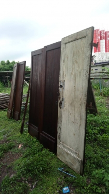 ประตูไม้สักโบราณฟักเรียบไม้แผ่นเดียว