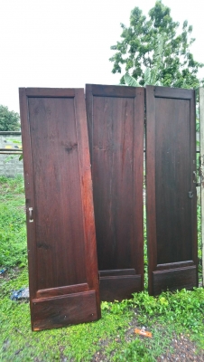 ประตูไม้สักโบราณฟักเรียบไม้แผ่นเดียว