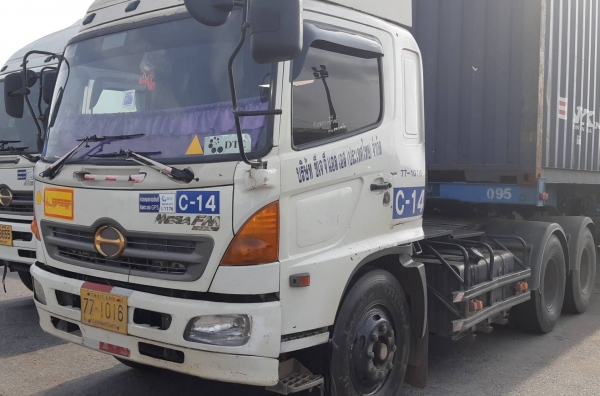 สิบล้อหัวลาก260ปี47ถูกๆครับ สิบล้อหัวลาก260ปี47ถูกๆครับ