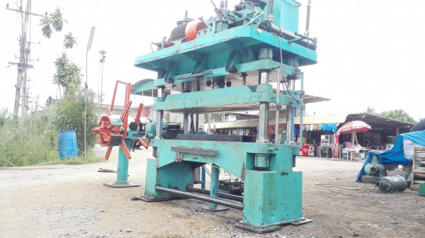 ปั้มสี่เสา ขนาด 80 Ton (80000kg) ฐานปั้ม 185x60 cm ความสูงรวม 240 cm