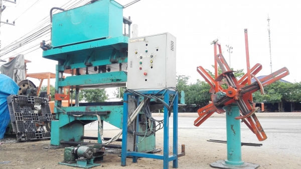 ปั้มสี่เสา ขนาด 80 Ton (80000kg) ฐานปั้ม 185x60 cm ความสูงรวม 240 cm