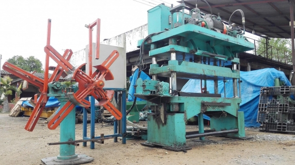 ปั้มสี่เสา ขนาด 80 Ton (80000kg) ฐานปั้ม 185x60 cm ความสูงรวม 240 cm