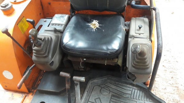 ขายด่วนๆๆรถขุดฮิตาชิ230000 ขายด่วนๆๆรถขุดฮิตาชิ230000