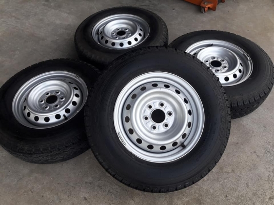 ขายล้อเหล็ก navara 15" 6รู114.3 ยางปลายปี17 dunlp