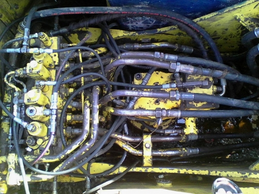 ขายตัดแยกอะไหล่ / โกเบลโก้ SK200 - 3 มาร์คที ขายตัดแยกอะไหล่ / โกเบลโก้ SK200 - 3 มาร์คที