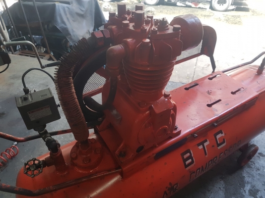 **ขายถูกๆ ปั้มลมมือสอง(เก่านอก-ญี่ปุ่น)** Iwata 3แรง ถัง160ลิตร เอาไปใส่มอเตอร์ หรือ เครื่องยนต์ได้ครับ **ขายถูกๆ ปั้มลมมือสอง(เก่านอก-ญี่ปุ่น)** Iwata 3แรง ถัง160ลิตร เอาไปใส่มอเตอร์ หรือ เครื่องยนต์ได้ครับ