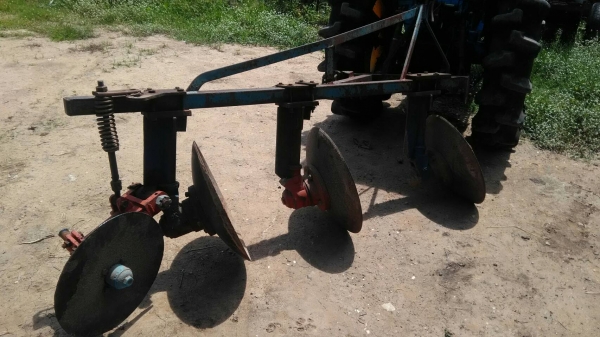 ผานบุกเบิก3ใบบัวหล่อใบเต็มลูกปืนแน่นโครงสวยสวยๆคับ ผานบุกเบิก3ใบบัวหล่อใบเต็มลูกปืนแน่นโครงสวยสวยๆคับ