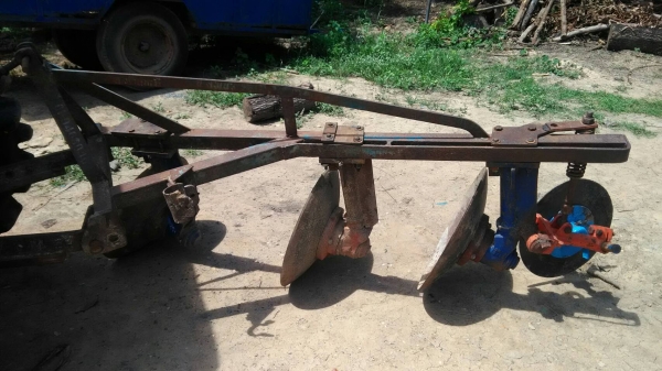 ผานบุกเบิก3ใบบัวหล่อใบเต็มลูกปืนแน่นโครงสวยสวยๆคับ ผานบุกเบิก3ใบบัวหล่อใบเต็มลูกปืนแน่นโครงสวยสวยๆคับ