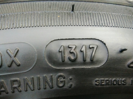 ขายยาง 235/45R18 มิชลิน ไพลอต สปอร์ต3 ปี17 ดอกยางสวยสดนิ่มเท่ากันไม่ร้าวไม่ปะไม่กินข้าง ชุดละ 6500 บ ขายยาง 235/45R18 มิชลิน ไพลอต สปอร์ต3 ปี17 ดอกยางสวยสดนิ่มเท่ากันไม่ร้าวไม่ปะไม่กินข้าง ชุดละ 6500 บ