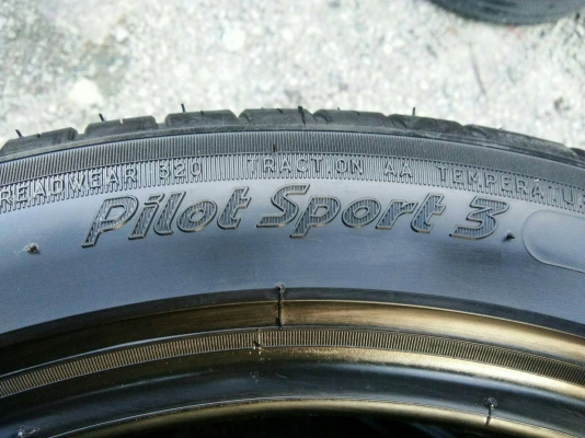 ขายยาง 235/45R18 มิชลิน ไพลอต สปอร์ต3 ปี17 ดอกยางสวยสดนิ่มเท่ากันไม่ร้าวไม่ปะไม่กินข้าง ชุดละ 6500 บ