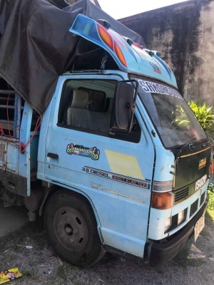 ขายหกล้อ NKR 110 ยาว 4.30  พร้อมไช้งานรถวิ่งเครื่องเสียงยุ่ เครื่องดี