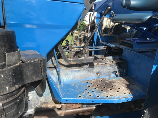 ขายรถไถ6640คานหน้านิวฮอนแลนรถพร้อมใช้มีดันหน้าหางเจ็ดเล่มทะเบียน