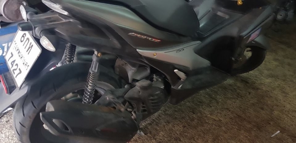 Yamaha Aerox 155 ปี 60 เครื่องดีเดิมๆ แต่งภายนอกบ้าง มือเบรคแต่ง ท่อผ่า คอเลส ภายนอกมีรอยขีดข่วนนิดหน่อย เล่มพร้อมชุดโอน