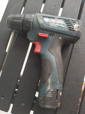 สว่านไร้สาย Bosch GSB 120-LI (แบตให้ 3ก้อน) สว่านไร้สาย Bosch GSB 120-LI (แบตให้ 3ก้อน)