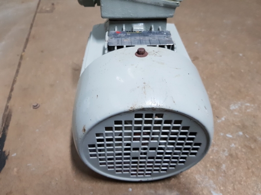 ขาย Motor ยี่ห้อ Hascon ขนาด 1 Hp (0.75 KW) ใช้ไฟ 3 เฟส 910 รอบต่อนาที ขาย Motor ยี่ห้อ Hascon ขนาด 1 Hp (0.75 KW) ใช้ไฟ 3 เฟส 910 รอบต่อนาที