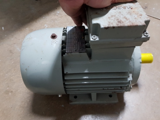 ขาย Motor ยี่ห้อ Hascon ขนาด 1 Hp (0.75 KW) ใช้ไฟ 3 เฟส 910 รอบต่อนาที ขาย Motor ยี่ห้อ Hascon ขนาด 1 Hp (0.75 KW) ใช้ไฟ 3 เฟส 910 รอบต่อนาที