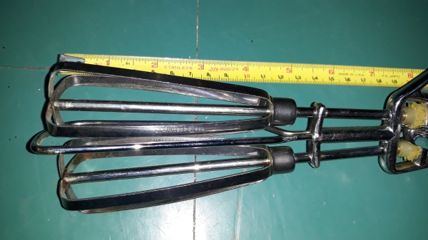 ขายที่ปั่นขนมผสมแป้งแบบมือหมุนSTANLESS MADE IN JAPAN.สวยๆ ขายที่ปั่นขนมผสมแป้งแบบมือหมุนSTANLESS MADE IN JAPAN.สวยๆ
