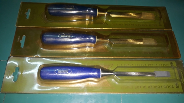 ขายสิ่วMAPLE MADE IN ENGLAND. เก่าเก็บ