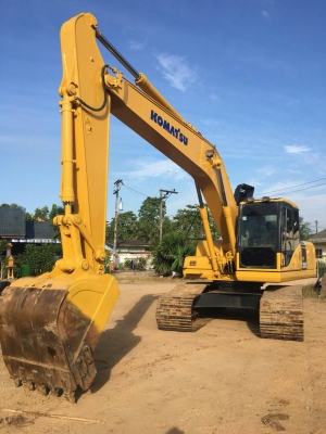 ขายรถแบคโฮ KOMATSU PC200-7 เอกสารเล่ม ไมล์ 13000 ชม.ราคา 1400000
