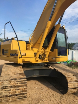 ขายรถแบคโฮ KOMATSU PC200-7 เอกสารเล่ม ไมล์ 13000 ชม.ราคา 1400000