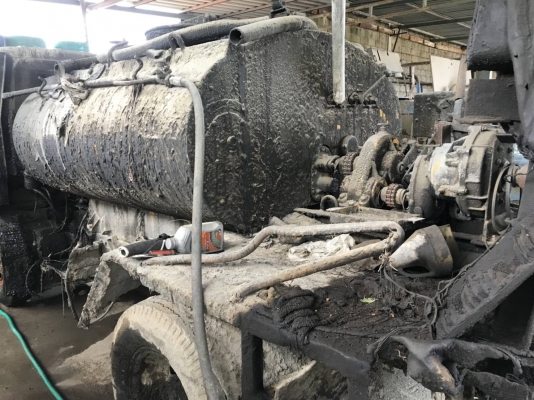 รถสเปร์ยาง ถังจุ3000ลิตร รถ6ล้อIsuzu ELF พร้อมใช้งาน