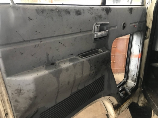 รถสเปร์ยาง ถังจุ3000ลิตร รถ6ล้อIsuzu ELF พร้อมใช้งาน