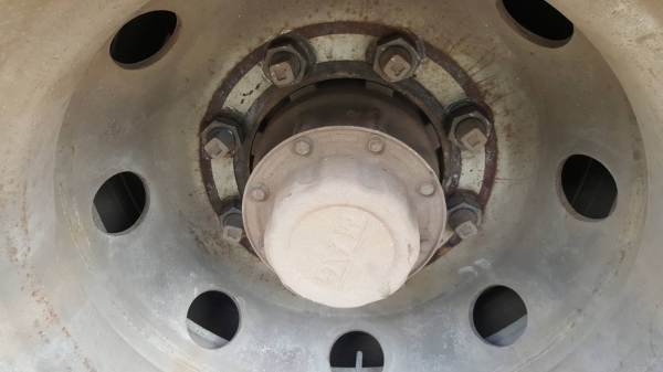 ขาย หางเทนเลอร์ 3 เพลา บรรทุกน้ำมัน 40,000 ลิตร 7 ช่อง โหลดล่าง อู่ CKC ปี 55 ช่วงล่างมีถุงลมยกล้อได้ เป็นถังเหล็ก เล่มทะเบียนและใบพลังงานครบ ขาย หางเทนเลอร์ 3 เพลา บรรทุกน้ำมัน 40,000 ลิตร 7 ช่อง โหลดล่าง อู่ CKC ปี 55 ช่วงล่างมีถุงลมยกล้อได้ เป็นถังเหล็ก เล่มทะเบียนและใบพลังงานครบ