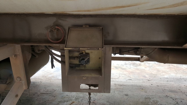 ขาย หางเทนเลอร์ 3 เพลา บรรทุกน้ำมัน 40,000 ลิตร 7 ช่อง โหลดล่าง อู่ CKC ปี 55 ช่วงล่างมีถุงลมยกล้อได้ เป็นถังเหล็ก เล่มทะเบียนและใบพลังงานครบ ขาย หางเทนเลอร์ 3 เพลา บรรทุกน้ำมัน 40,000 ลิตร 7 ช่อง โหลดล่าง อู่ CKC ปี 55 ช่วงล่างมีถุงลมยกล้อได้ เป็นถังเหล็ก เล่มทะเบียนและใบพลังงานครบ